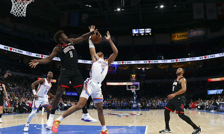 NBA雄鹿补时争议三分绝杀凯尔特人终结六连胜登顶引热议
